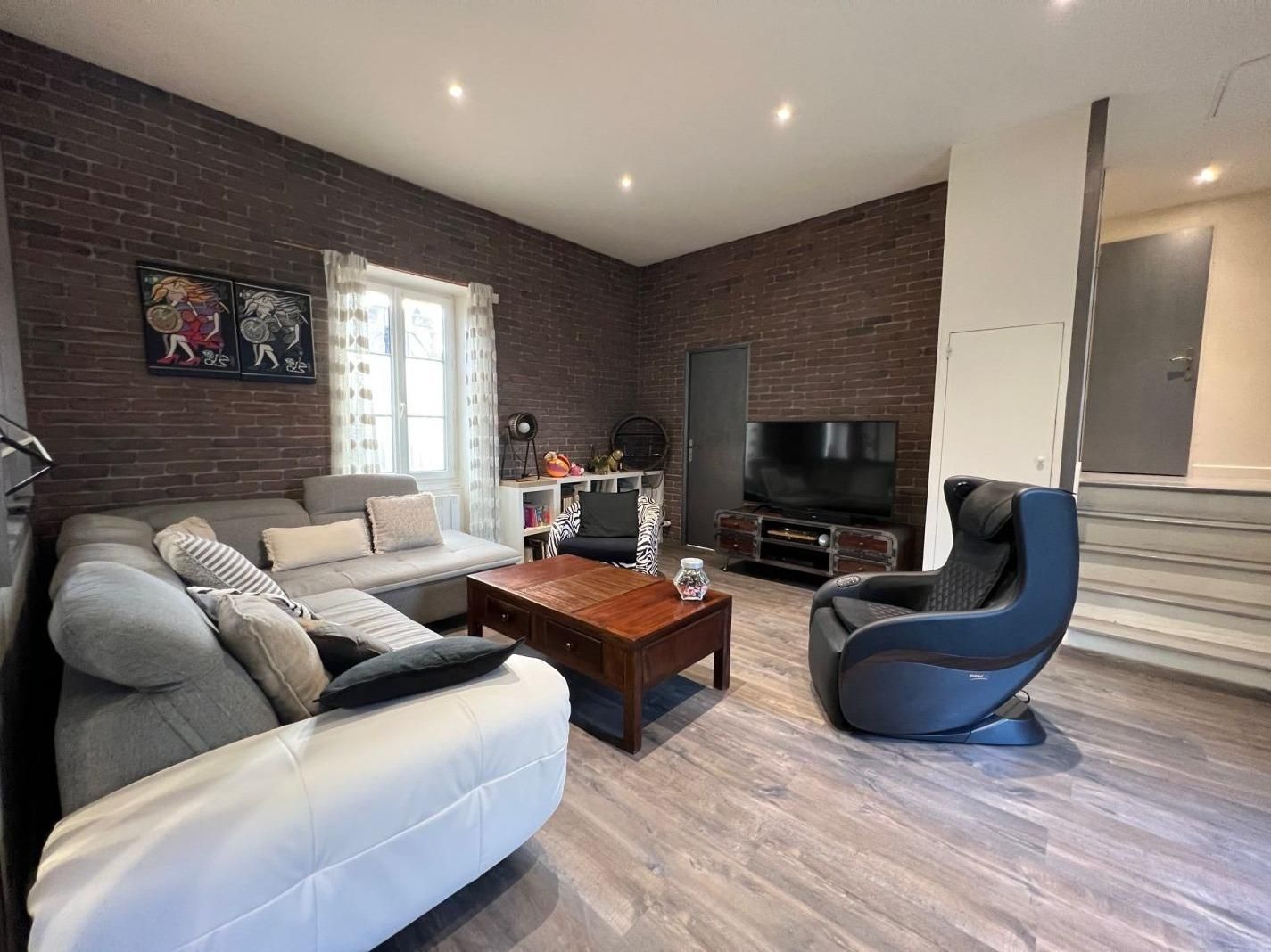 Selection de nos biens actuellement à vendre maisons, appartements, garages, terrains, locaux commerciaux etc.