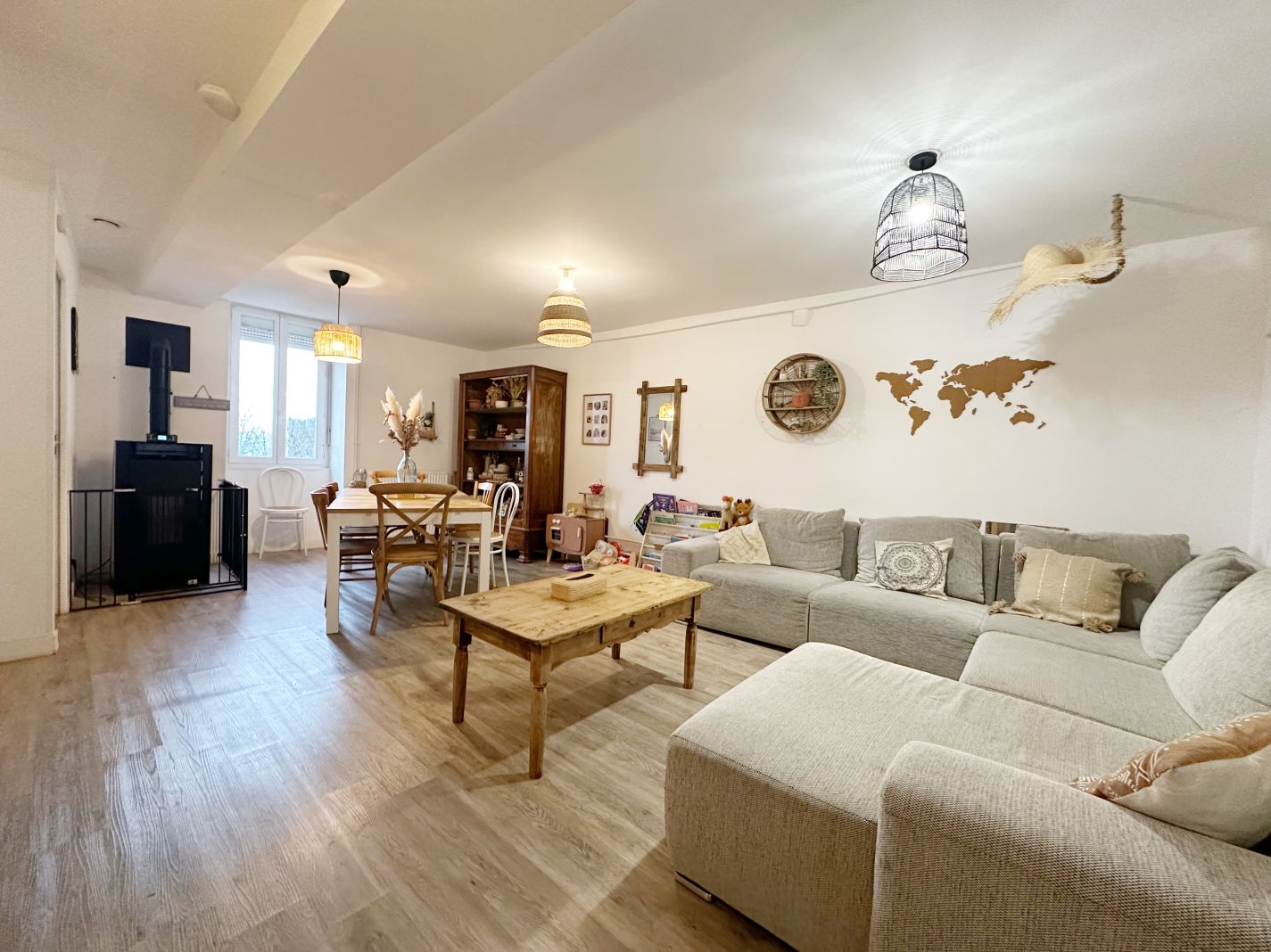 Selection de nos biens actuellement à vendre maisons, appartements, garages, terrains, locaux commerciaux etc.