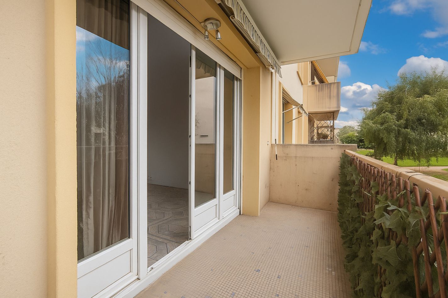 Selection de nos biens actuellement à vendre maisons, appartements, garages, terrains, locaux commerciaux etc.