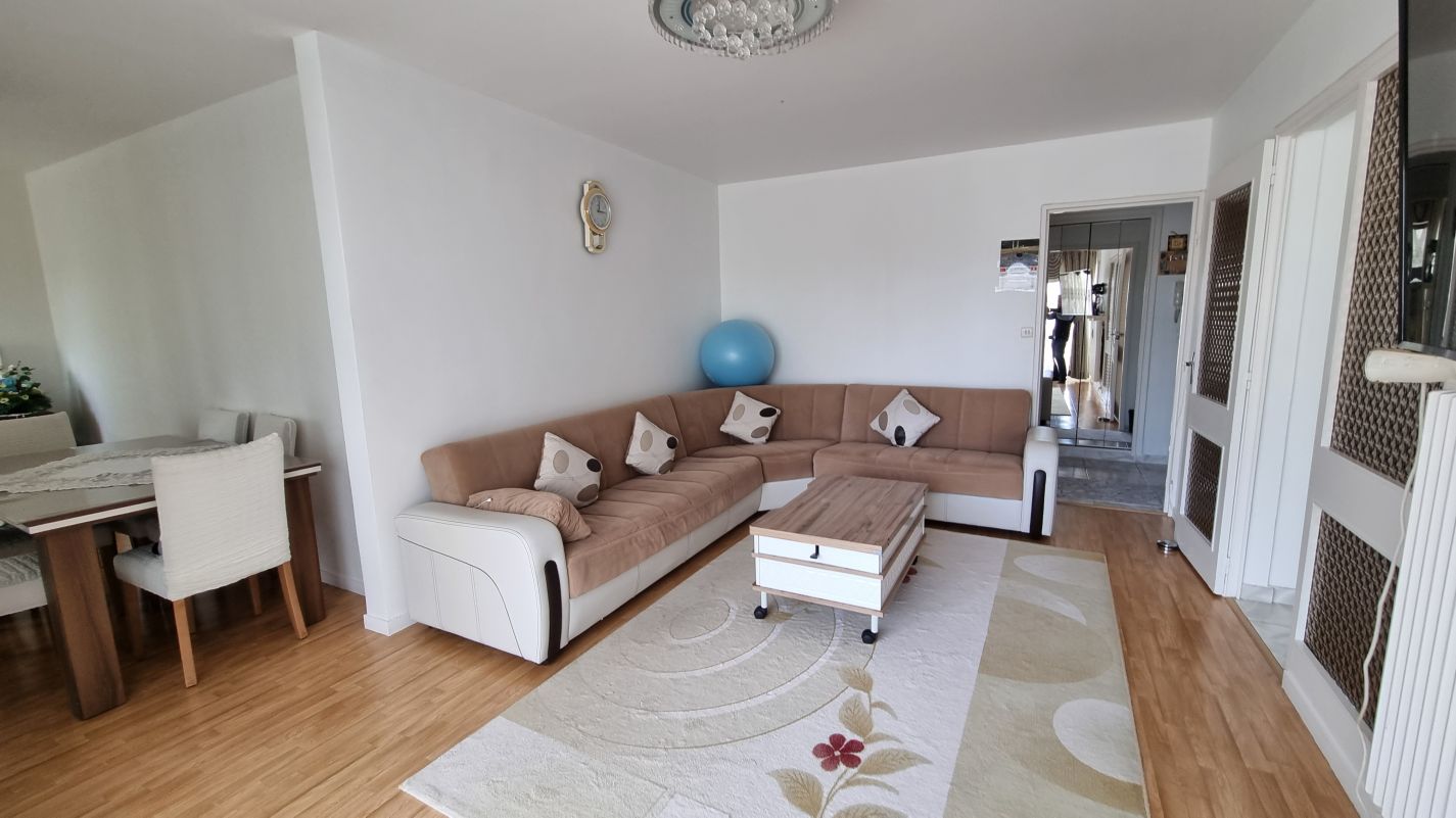 Selection de nos biens actuellement à vendre maisons, appartements, garages, terrains, locaux commerciaux etc.