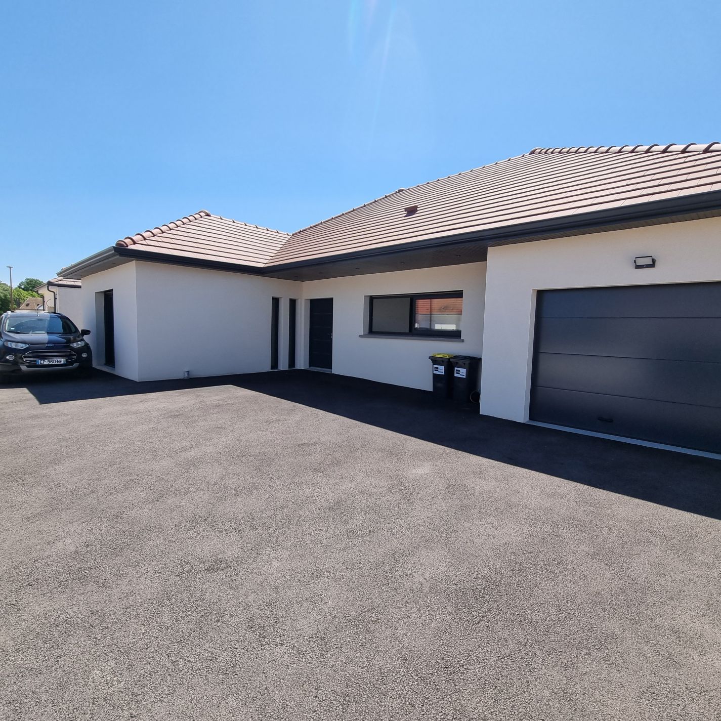 Selection de nos biens actuellement à vendre maisons, appartements, garages, terrains, locaux commerciaux etc.