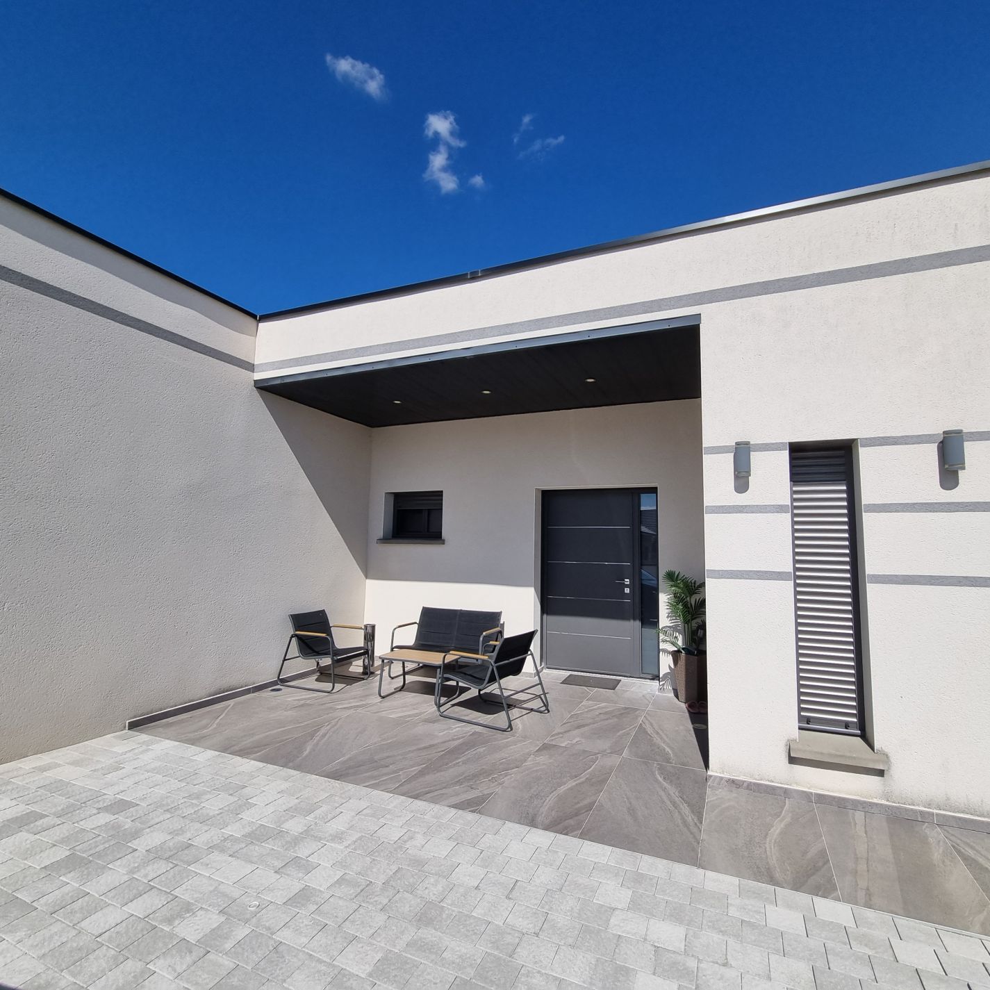 Selection de nos biens actuellement à vendre maisons, appartements, garages, terrains, locaux commerciaux etc.